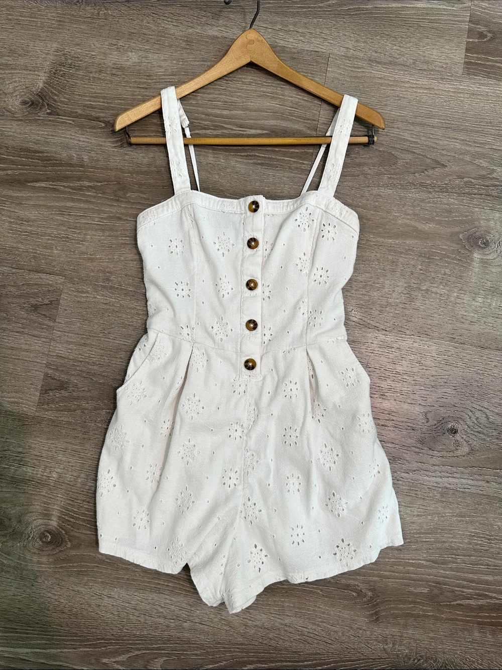 Hollister White Eyelet Romper Button-Front One-Piece Medium